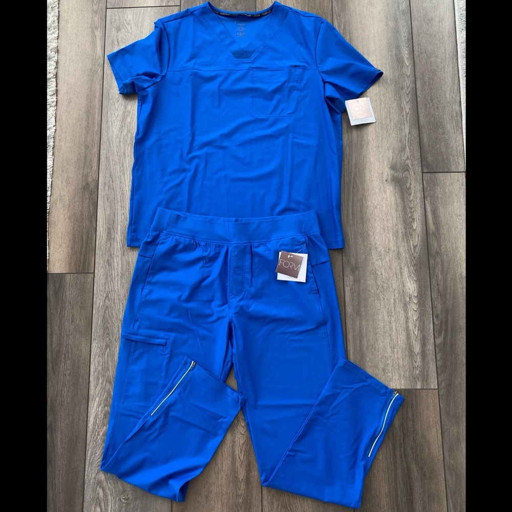 Cherokee men’s scrubs